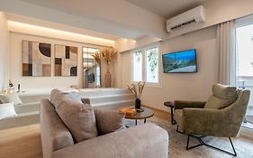 Derouse Eva Suite Jacuzzi & Sauna